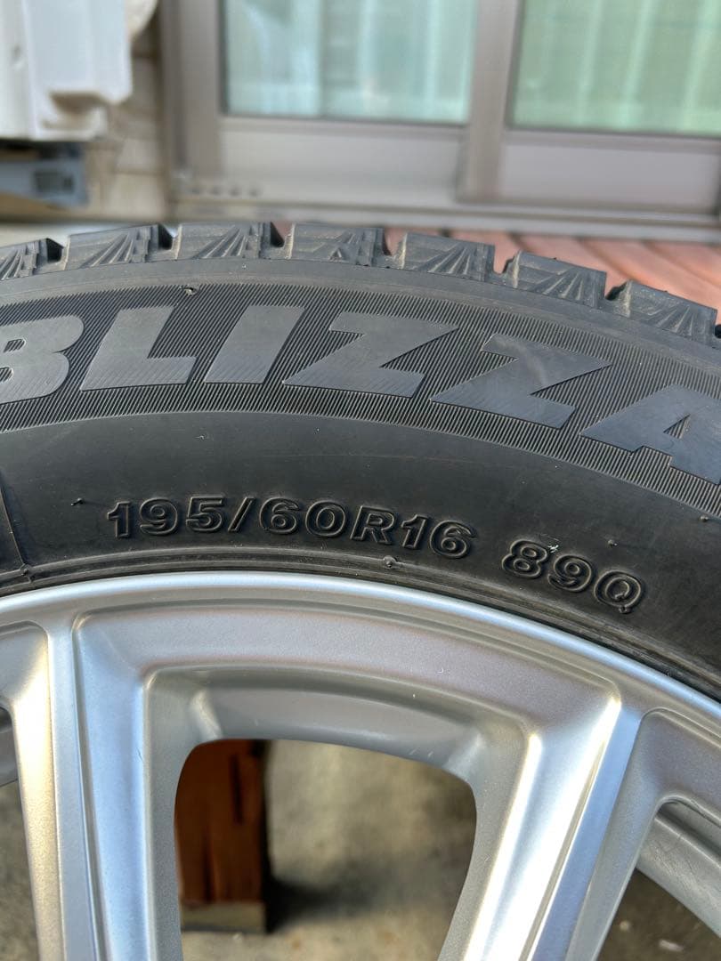 80系ノア 16インチブリヂストンVRX3 スタッドレスセット1本【4／4】