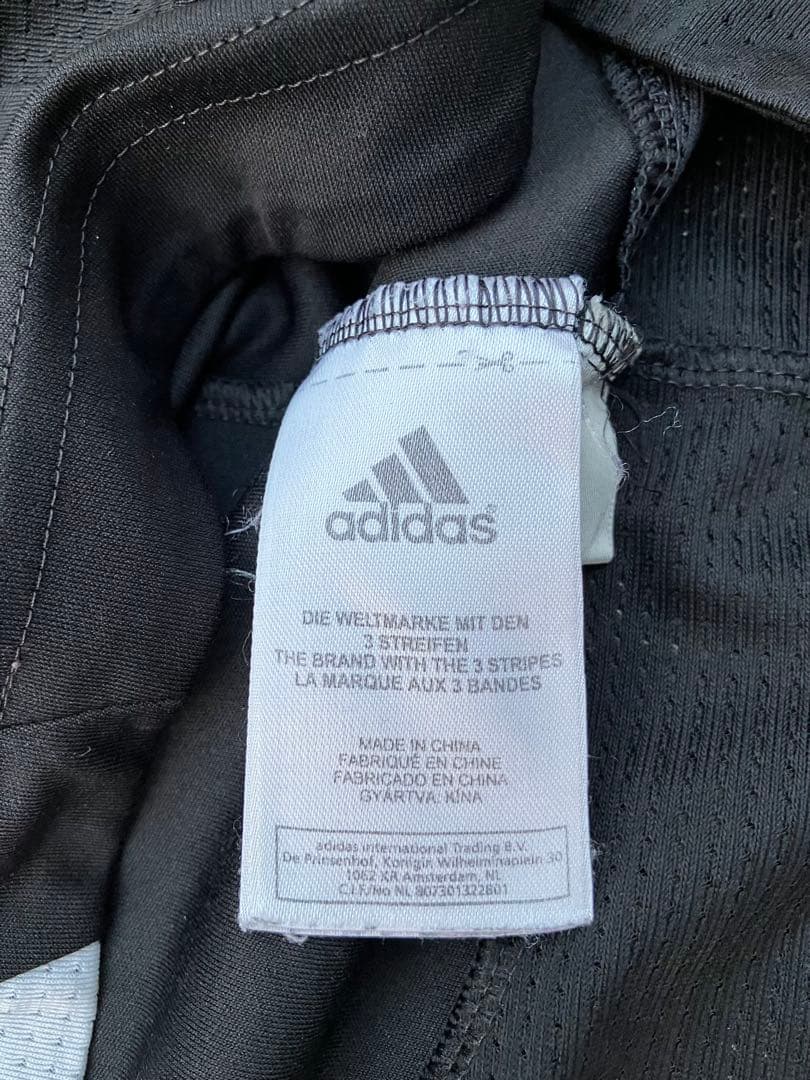 【希少】アディダスxリバプールFC トレーニングシャツ　ビンテージM