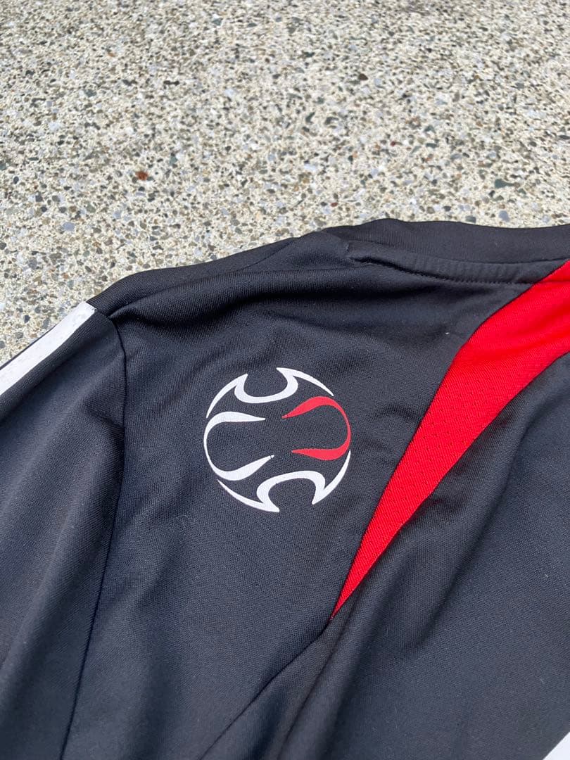 【希少】アディダスxリバプールFC トレーニングシャツ　ビンテージM