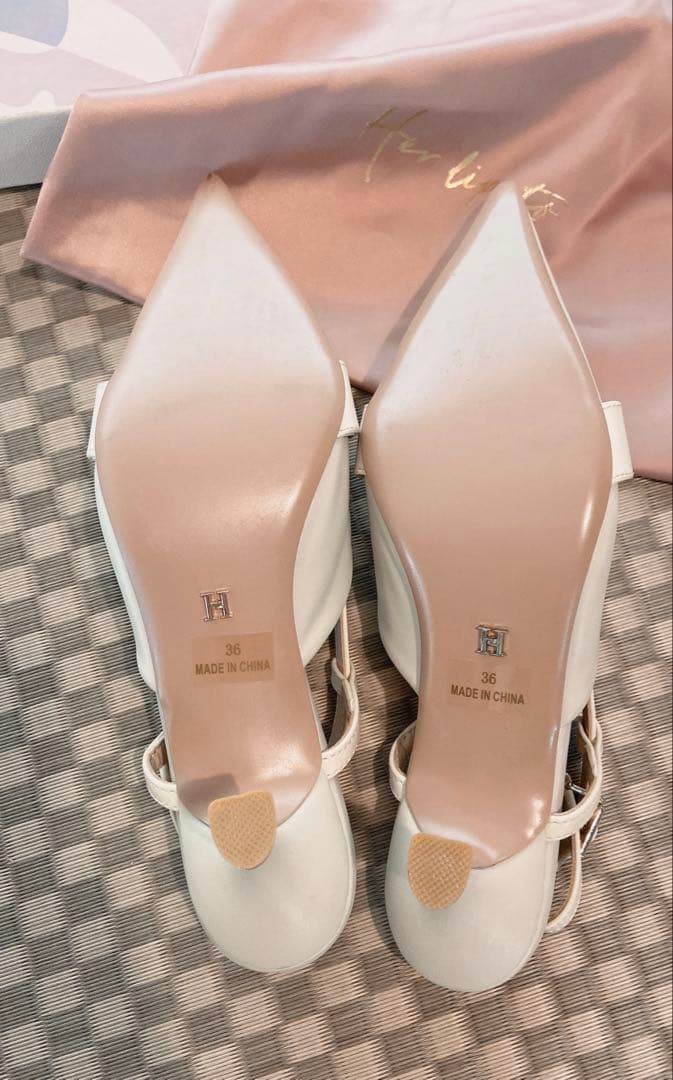 靴 Her lip to Buckle-Belted Slingback Pumps