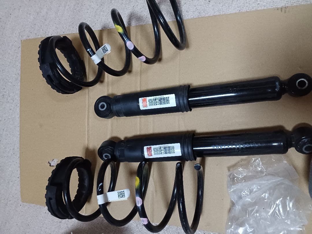 アバルト595 純正サスペンションキット スプリング付き