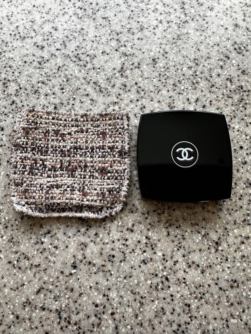 CHANELレ キャトル オンブル ツイード 04 ツイードブランエローズ