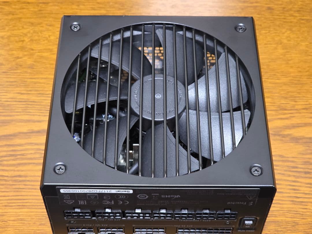 Fractal Design lon+2 Platinum 760W電源ユニット
