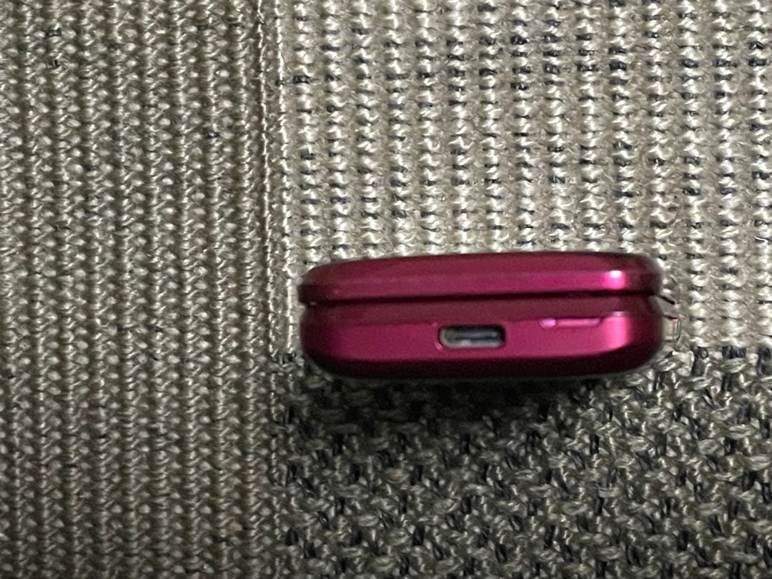 au KYF43 折りたたみ式携帯電話　京セラかんたんケータイライト ガラケー赤