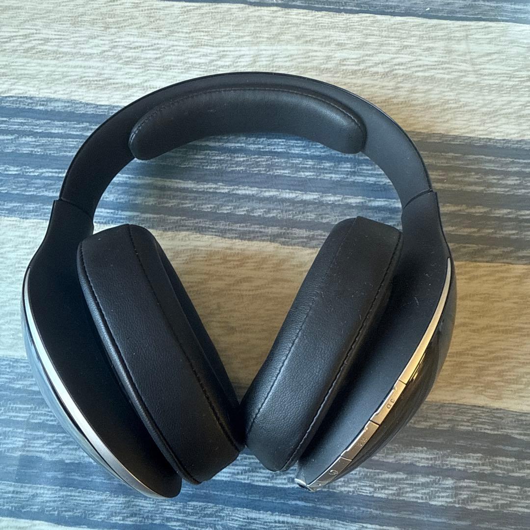 Mercedes ワイヤレスヘッドホン ブラック