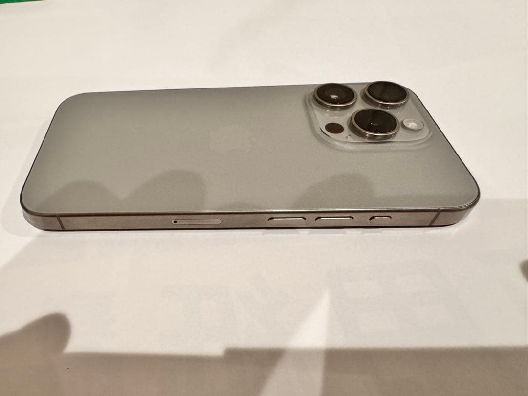 【値下げ中】『美品』iPhone 15 Pro ナチュラルチタニウム 128GB