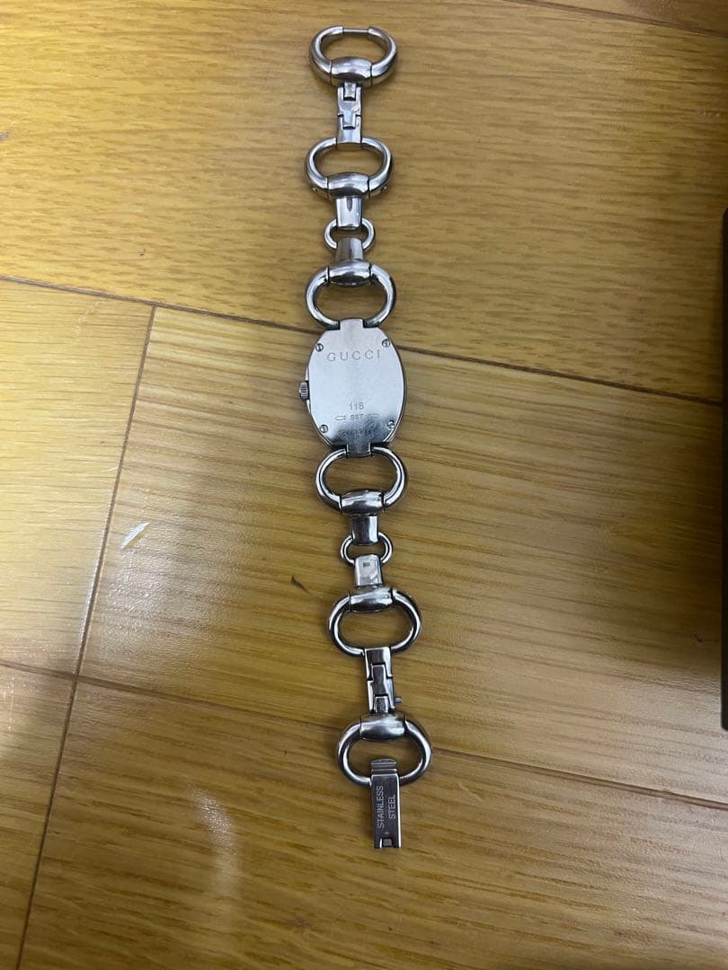 GUCCI ブラック ブレスレットウォッチ