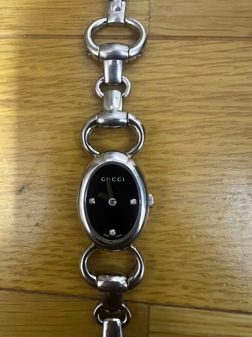 GUCCI ブラック ブレスレットウォッチ