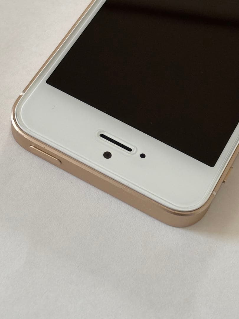 Apple iPhone SE 128GB 本体