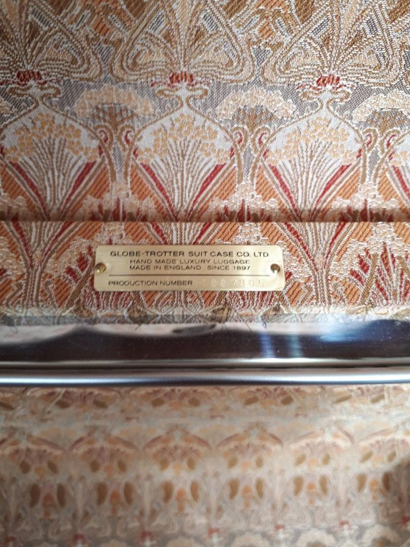 【黒ベルト】グローブトロッターキャリーケース GlobeTrotter（正規品）