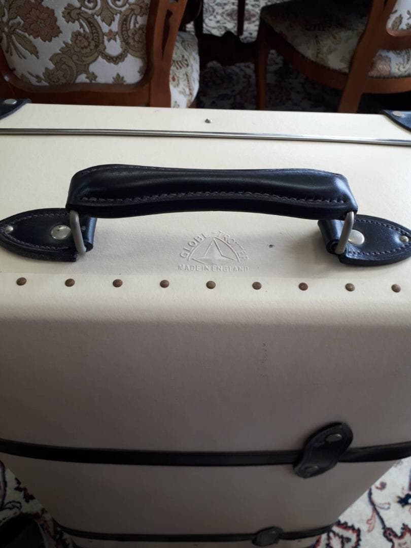 【黒ベルト】グローブトロッターキャリーケース GlobeTrotter（正規品）