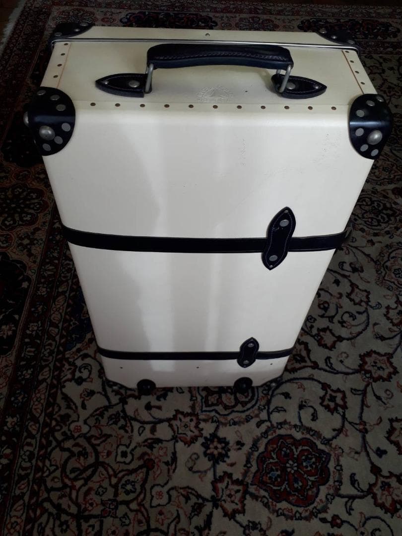 【黒ベルト】グローブトロッターキャリーケース GlobeTrotter（正規品）