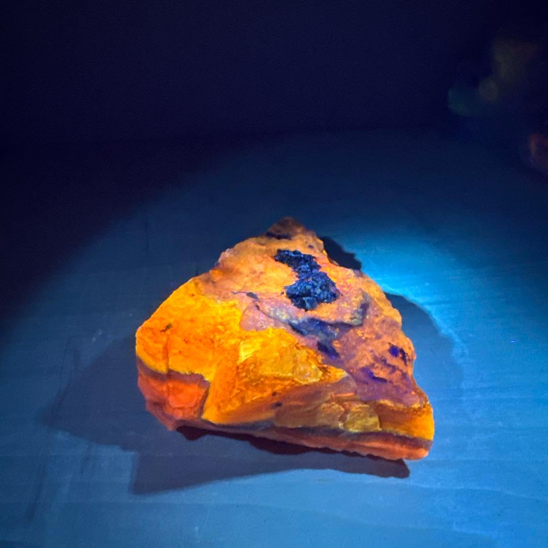 北海道石　然別オパール　蛍光オパール324g