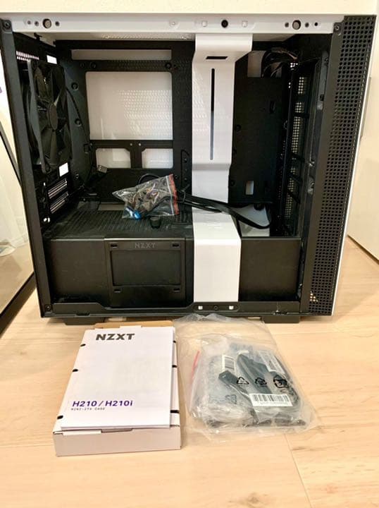 【中古美品】NZXT H210 マットホワイト/ブラック