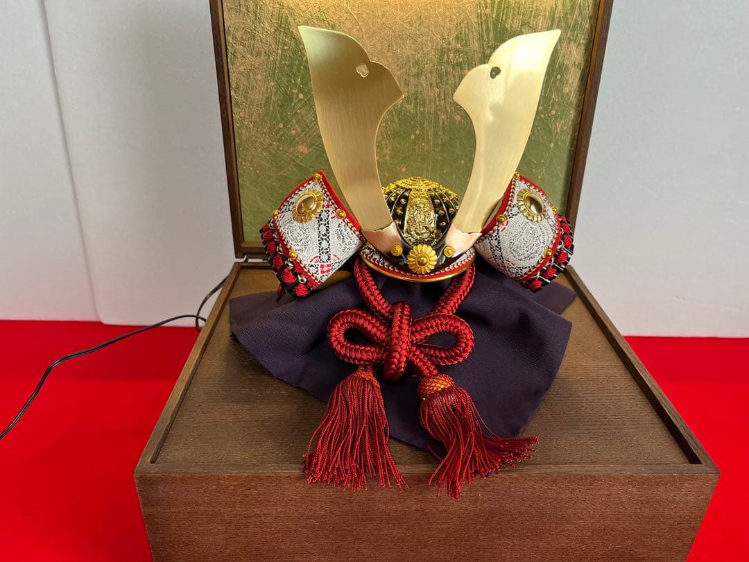 兜飾り　翔風　LED付き収納飾り