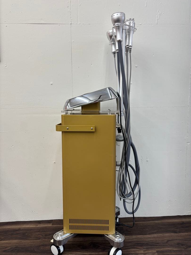 エステマシン　マルチポーラRF機器 　業務用キャビテーション　LED 痩身/美顔