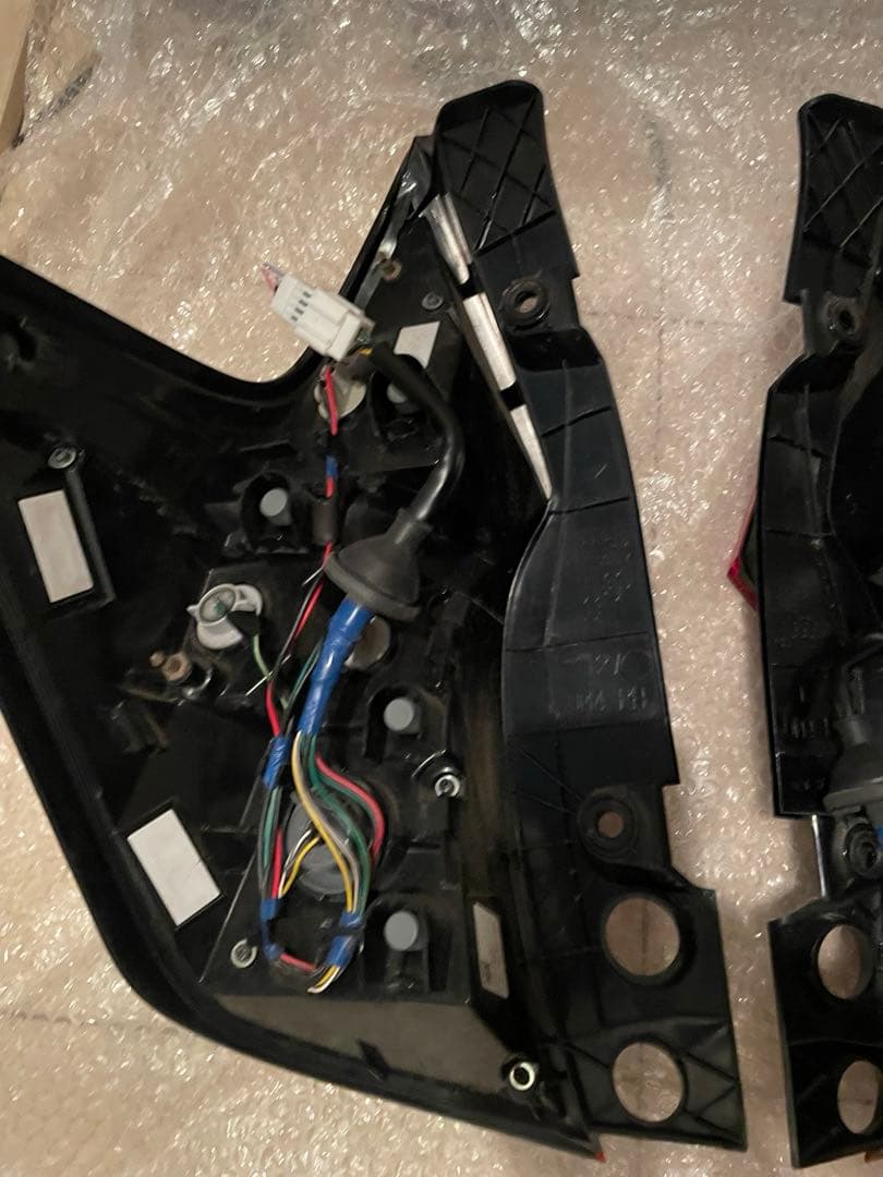 日産　E12ノート　純正流用スモークテールランプ　左右セット期間限定値下げ