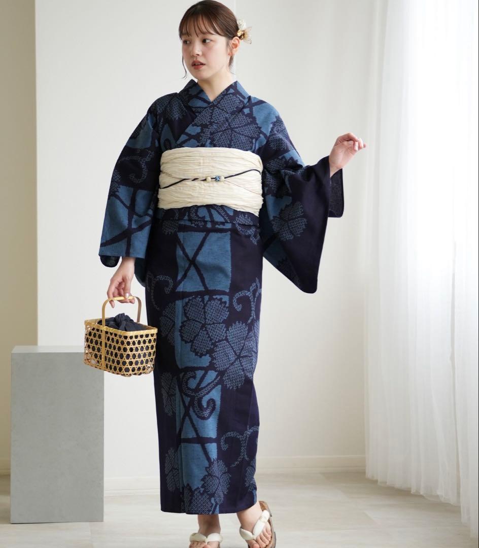 浴衣3点セット utatane×注染工房 赤坂紬 青藍にかごめなでしこ染め分け