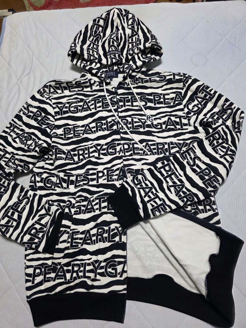 Syoです!新品同様パーリーゲイツゼブラ柄裏起毛セットアップ６