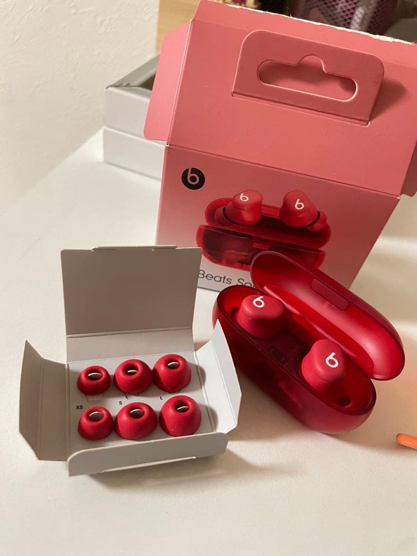 Beats Studio Buds レッド