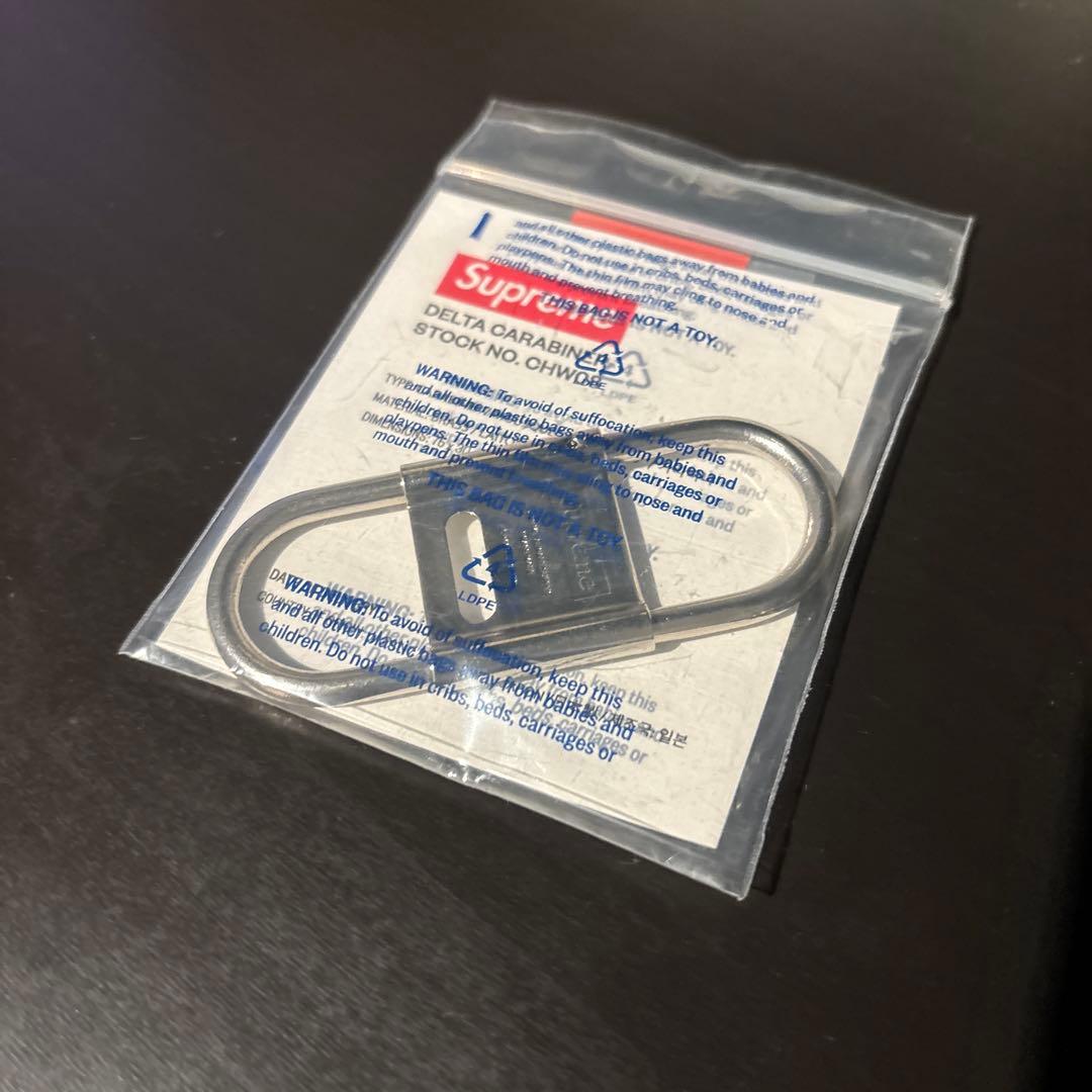 アクセサリー Supreme / CDW Delta Carabiner \"Silver\"