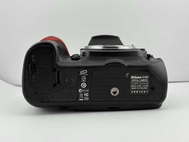 ★美品★ニコン NIKON D300 ボディ ★バッテリー付★