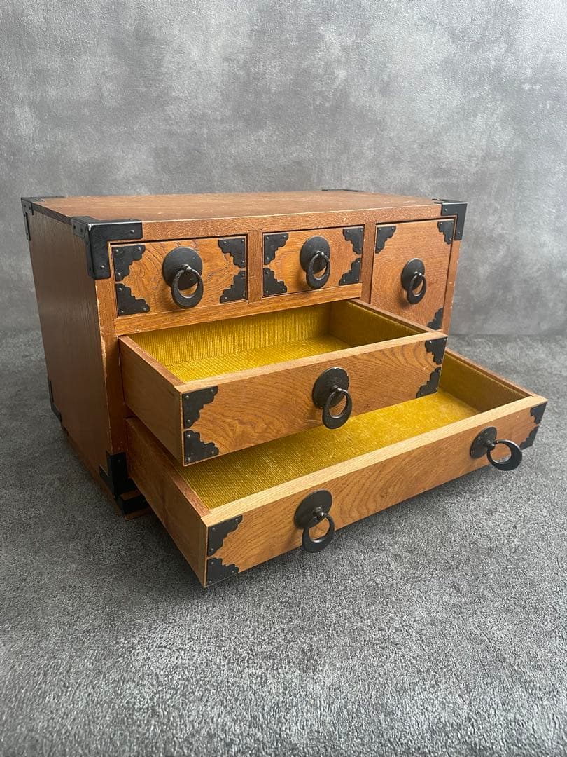 昭和レトロな木製小箪笥