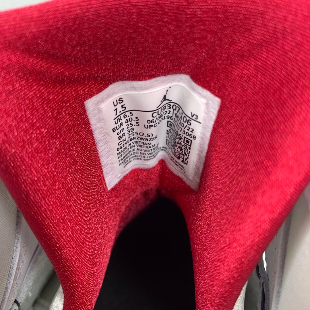 Jordan エアジョーダン 7 ホワイト/レッド/ブラック