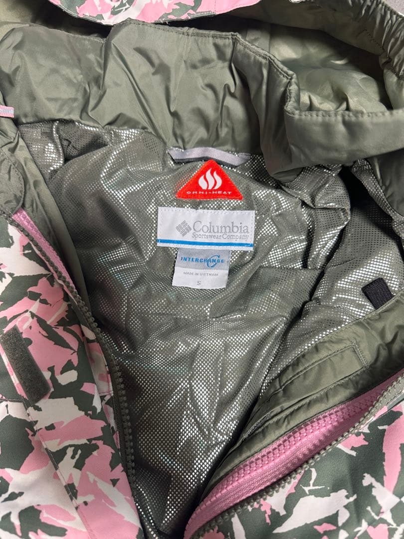 子ども用スノーボードウェア ピンク・グリーン迷彩