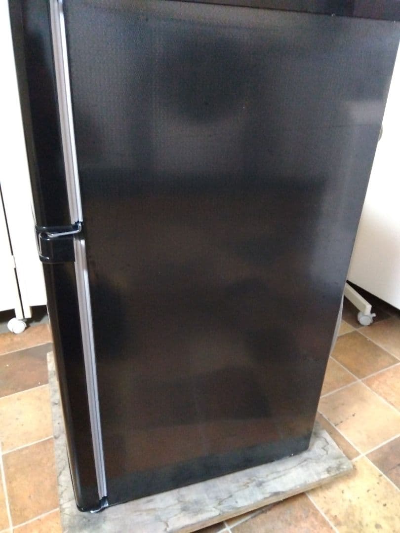 美品 ヤマダ 2ドア冷蔵庫 REFAGE YRZ-C09MK 2025年製