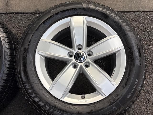 美品 スタッドレスセット フォルクスワーゲン ティグアン 純正