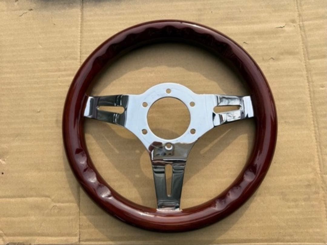 ほぼ新品　小径ステアリング　280ミリ