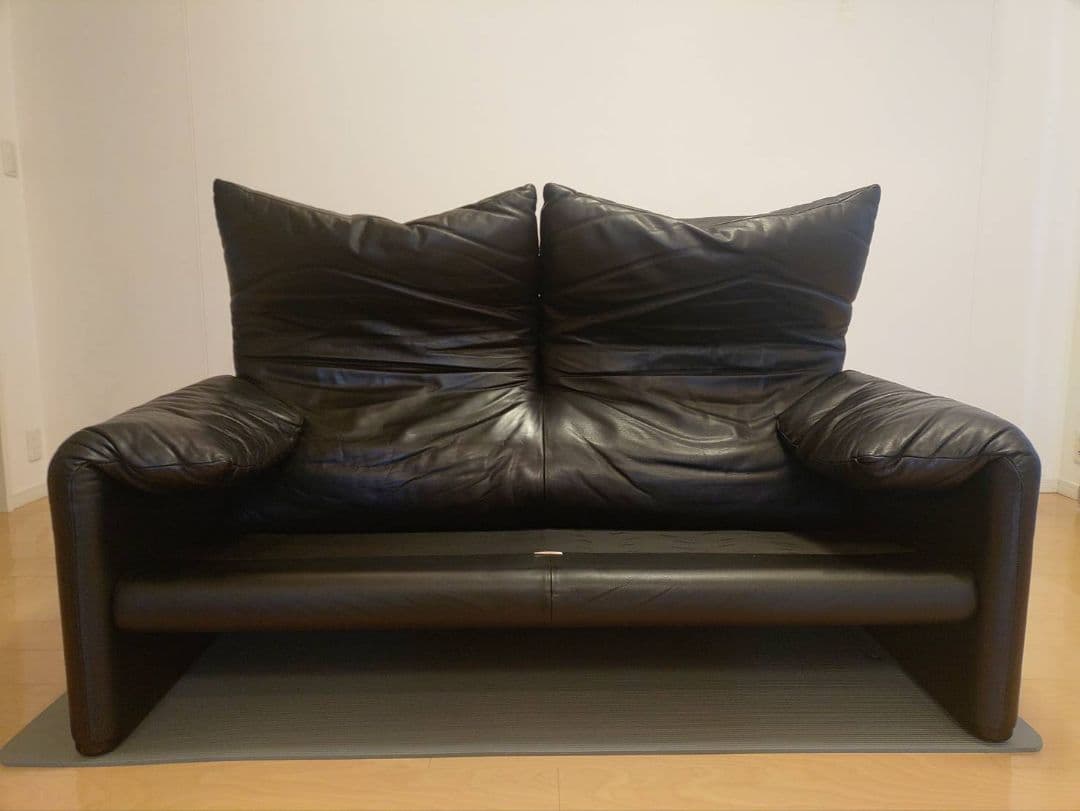 カッシーナ・マラルンガ黒革 ブラックレザー 2人掛けソファ