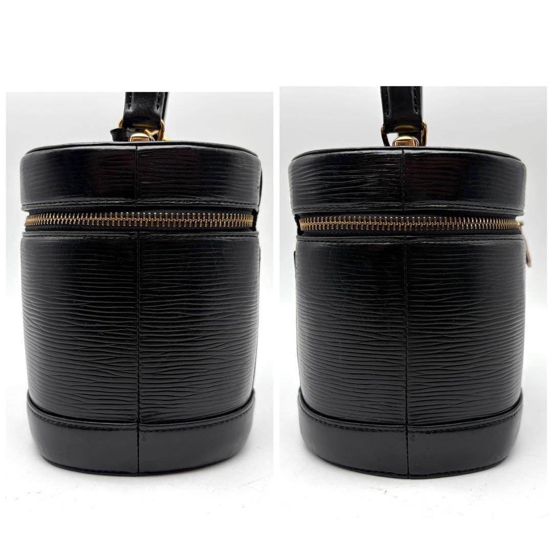 ヴァレンティノガラヴァーニ バニティ ハンドバッグ レザー ブラック チャーム