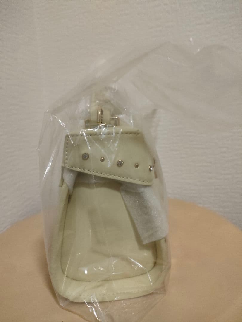 【新品未使用】セルフォード　リュタンビジュースタッズポシェット　イエロー