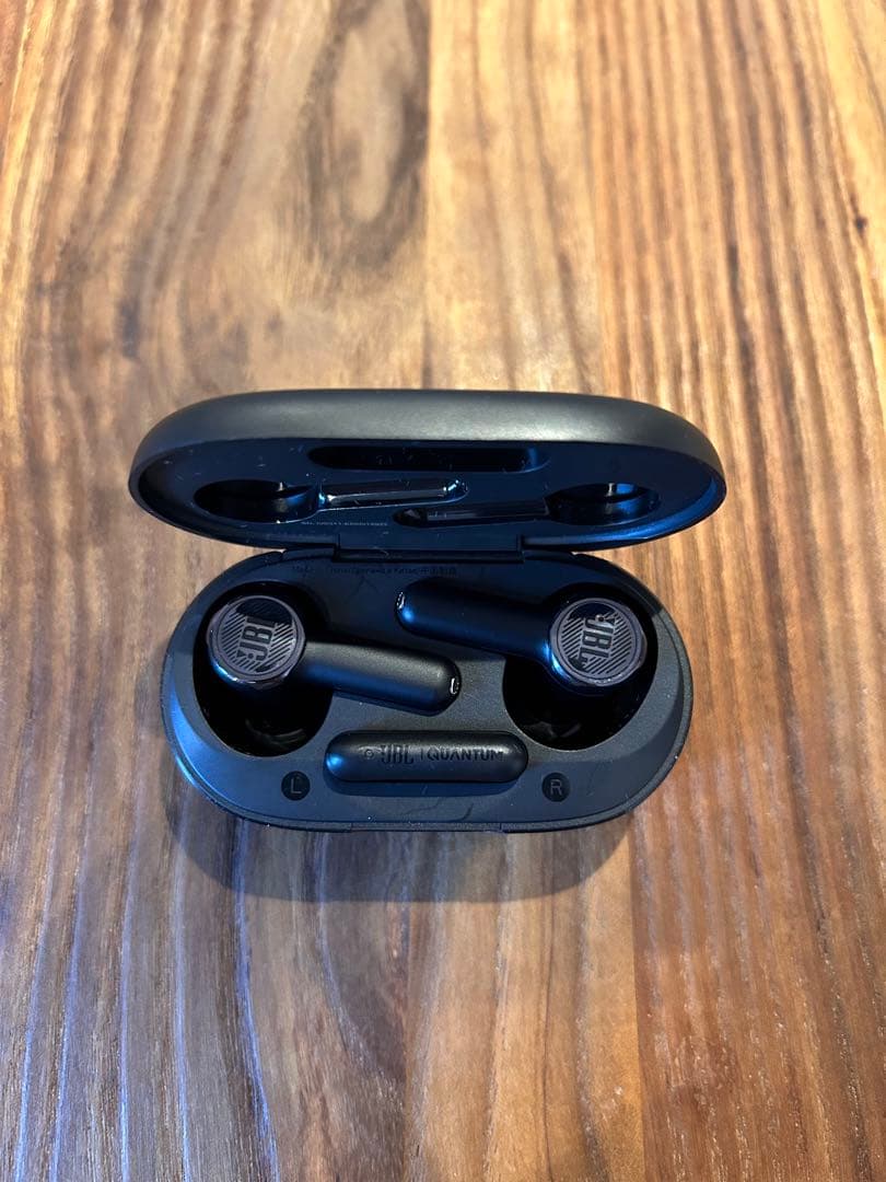 【美品】JBL QUANTUM TWS ワイヤレスイヤホン