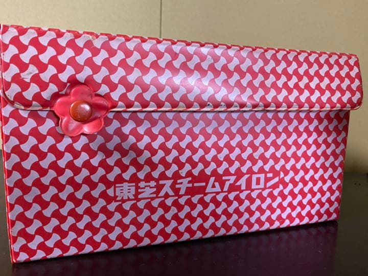 東芝のアイロン　ビンテージ　アンティーク　可愛い　アイロンになります。