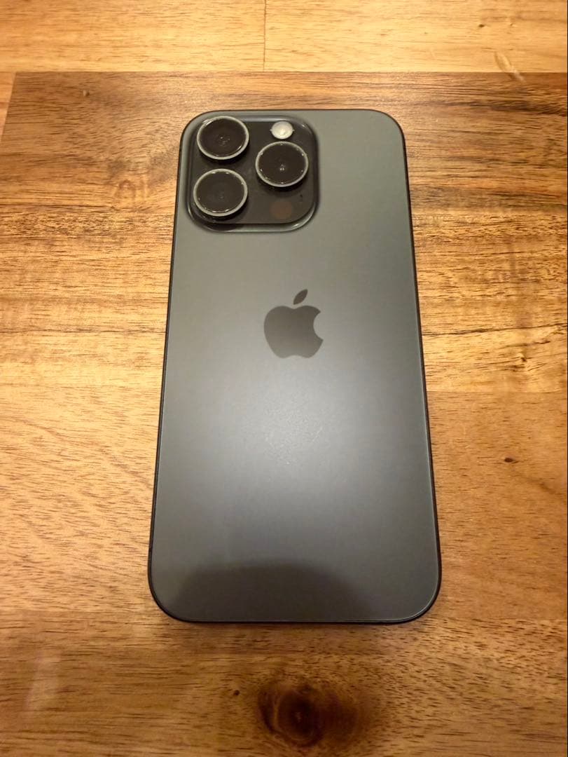 iPhone 15 Pro 256GB ブラックチタニウム simフリー