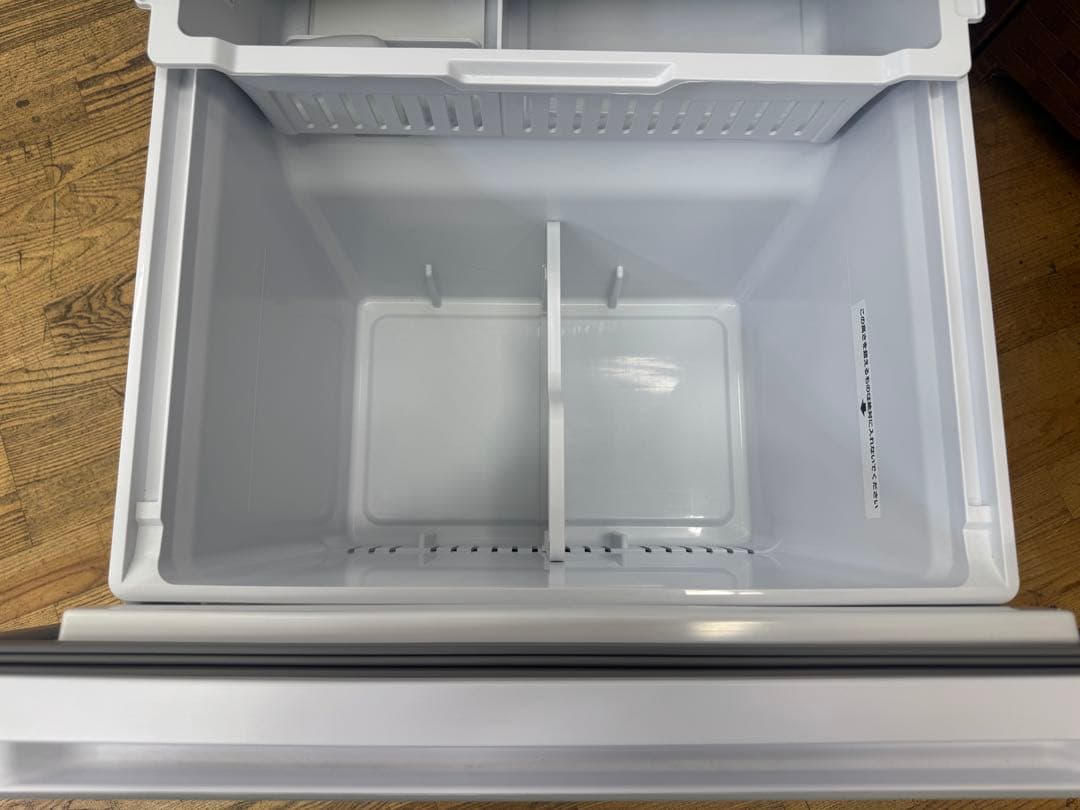 F096 Hisense ３ドア　冷蔵庫　358L 2023年　自動製氷　右開き