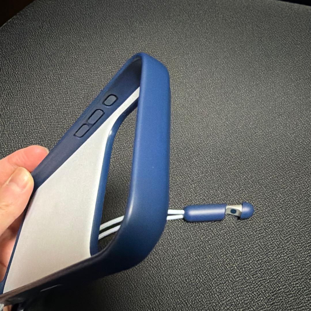 Beats iPhone 17 PRO Kickstand Case ストラップ