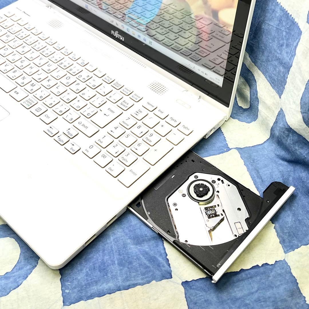 爆速SSD480GB☆i7☆人気白ノートパソコン♪ブルーレイ&カメラ！Win11