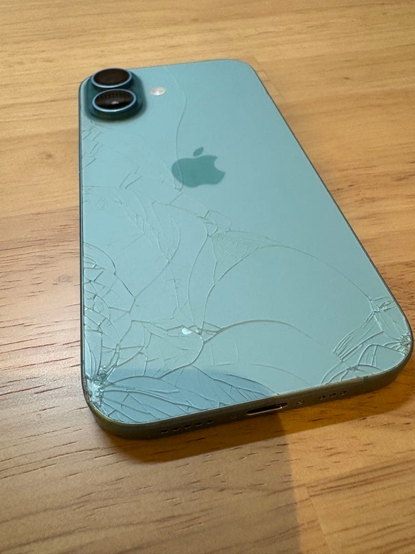 【動作良好／箱・付属品新品】iPhone16 128GB ティール ひび割れあり