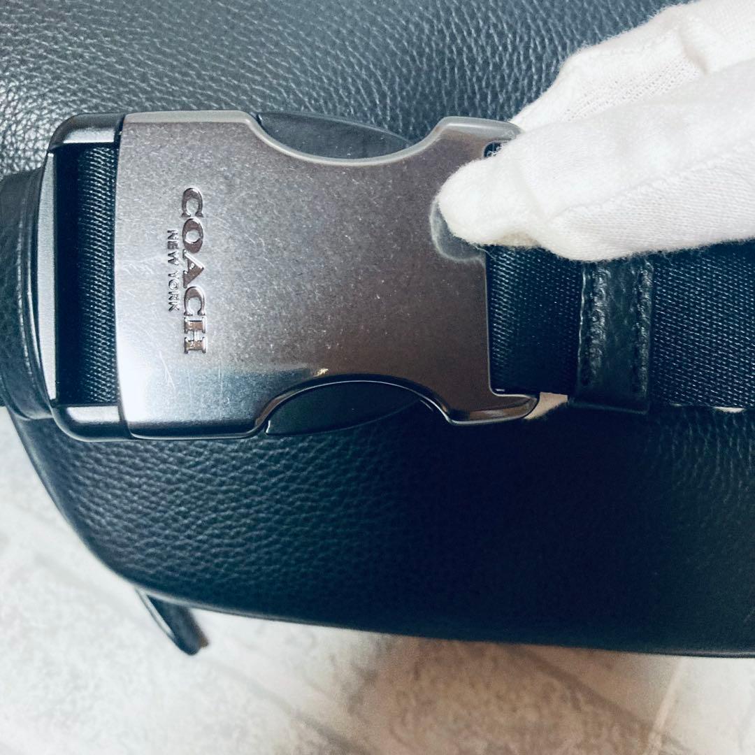 【美品】　COACH ウエストポーチ　ボディバッグ　トンプソン シグネチャー