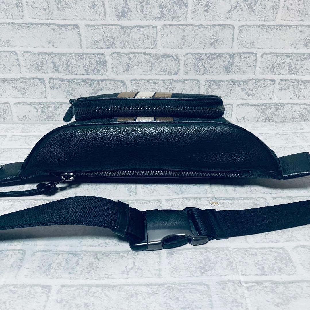 【美品】　COACH ウエストポーチ　ボディバッグ　トンプソン シグネチャー
