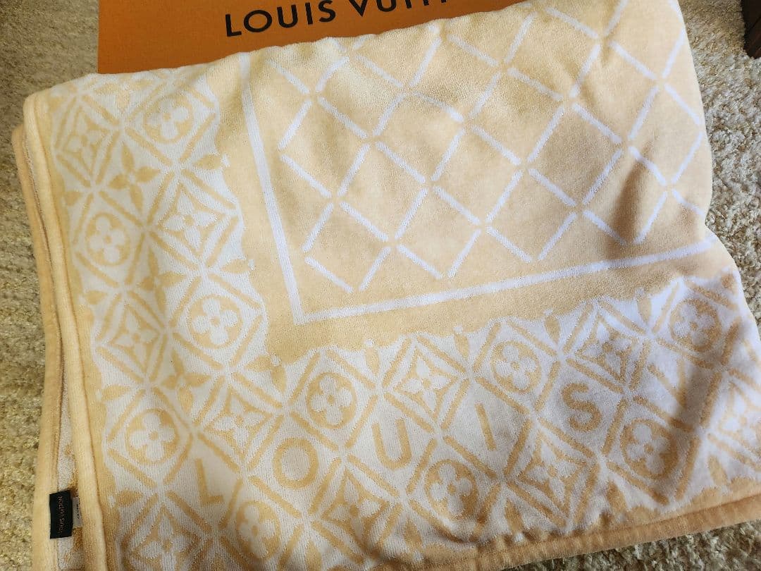 新品未使用♡Louis Vuitton ロゴ入りブランケット