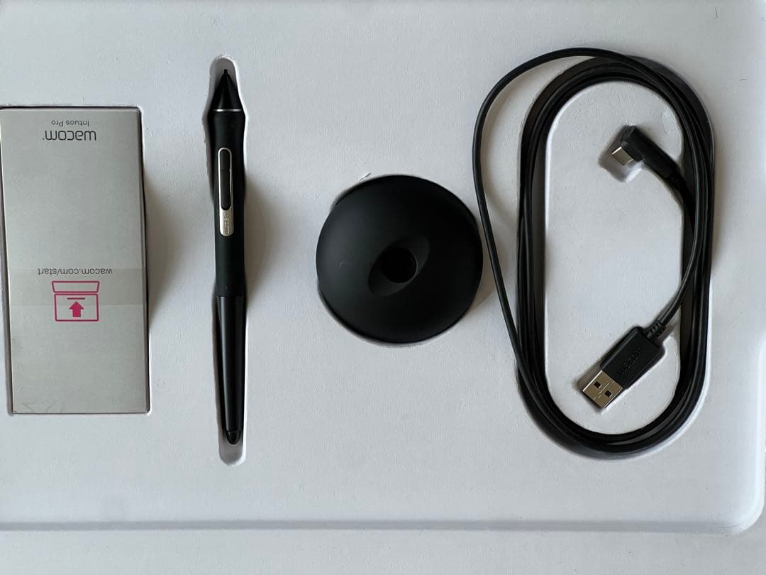 c*l様 wacom intuos pro ペンタブ ワコム　PTH-660