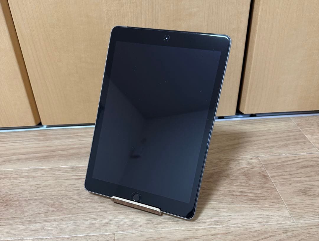 よ*ー様 Apple iPad (第6世代) 箱付き