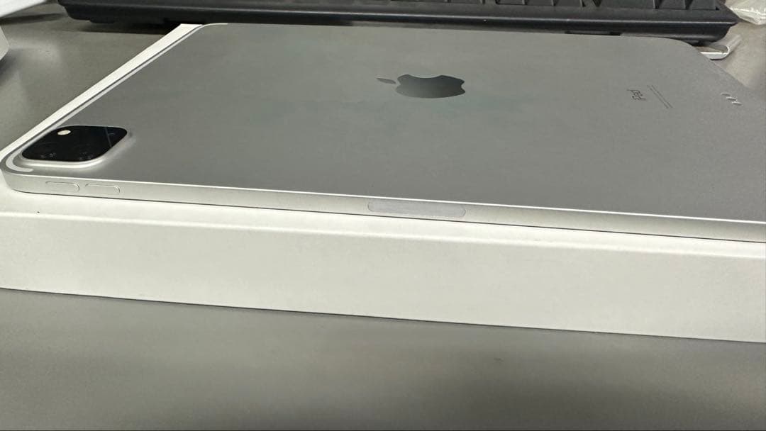 iPad Pro 11インチ　第二世代　128g