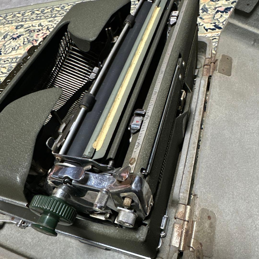 〈最終価格〉オリンピア　ウェルク社　タイプライター　アンティーク