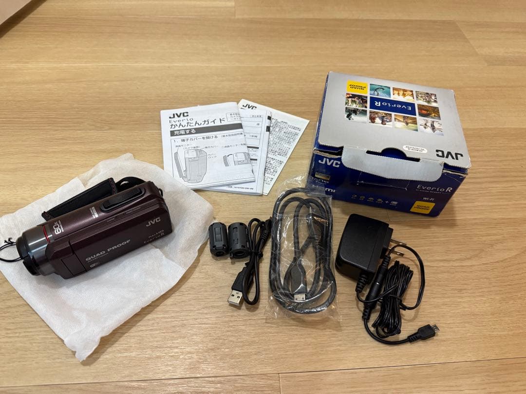 JVC ビデオカメラ Everio R GZ-RX600 ブラウン　【三脚付】